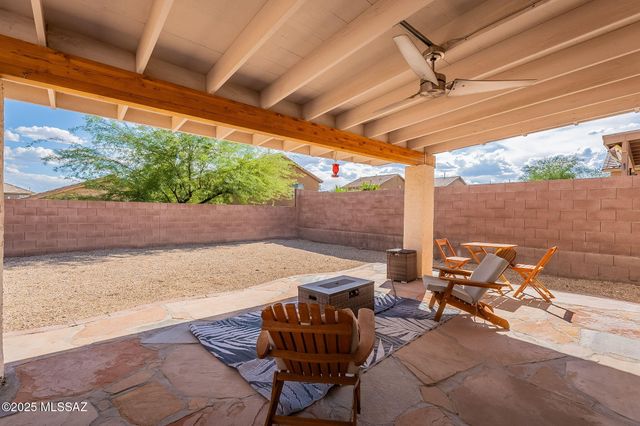 681 W Ash Ridge Drive, Green Valley, AZ 85614