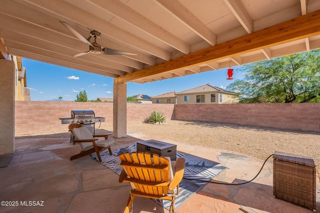 681 W Ash Ridge Drive, Green Valley, AZ 85614