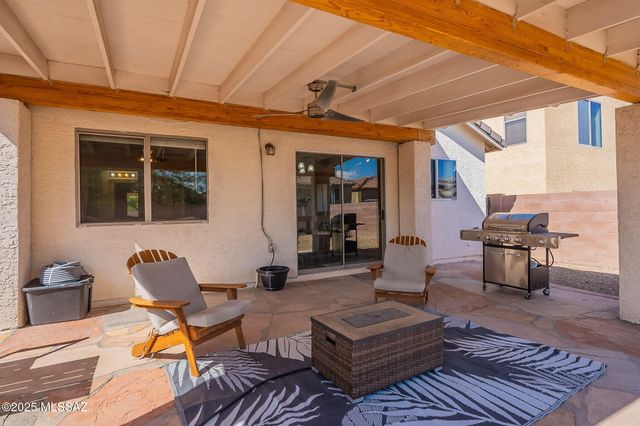 681 W Ash Ridge Drive, Green Valley, AZ 85614