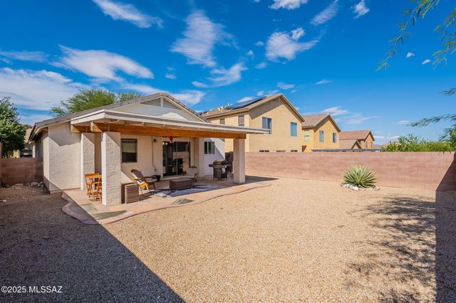 681 W Ash Ridge Drive, Green Valley, AZ 85614