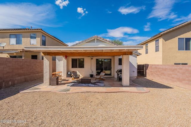 681 W Ash Ridge Drive, Green Valley, AZ 85614