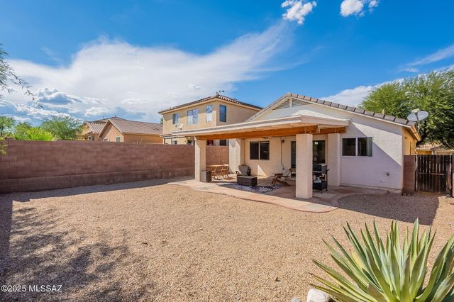 681 W Ash Ridge Drive, Green Valley, AZ 85614