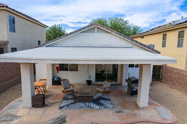 681 W Ash Ridge Drive, Green Valley, AZ 85614
