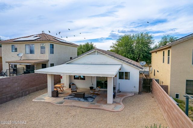 681 W Ash Ridge Drive, Green Valley, AZ 85614