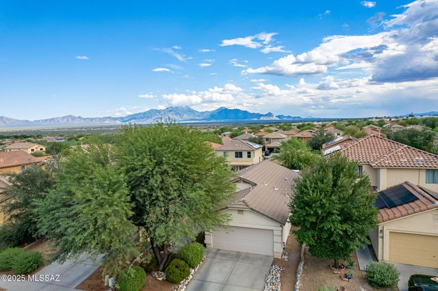 681 W Ash Ridge Drive, Green Valley, AZ 85614