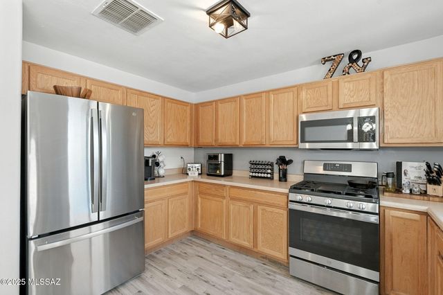 681 W Ash Ridge Drive, Green Valley, AZ 85614