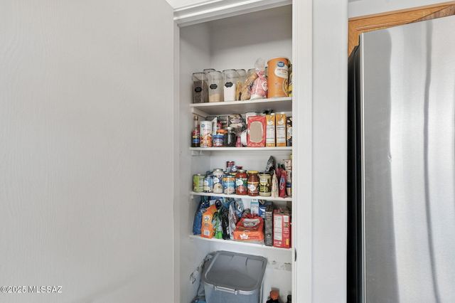 681 W Ash Ridge Drive, Green Valley, AZ 85614