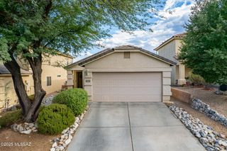 681 W Ash Ridge Drive, Green Valley, AZ 85614