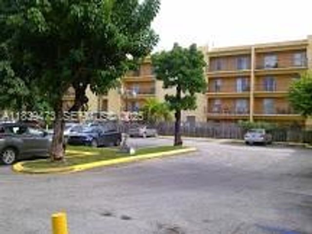 5755 W 20 Avenue 206, Hialeah, FL 33012