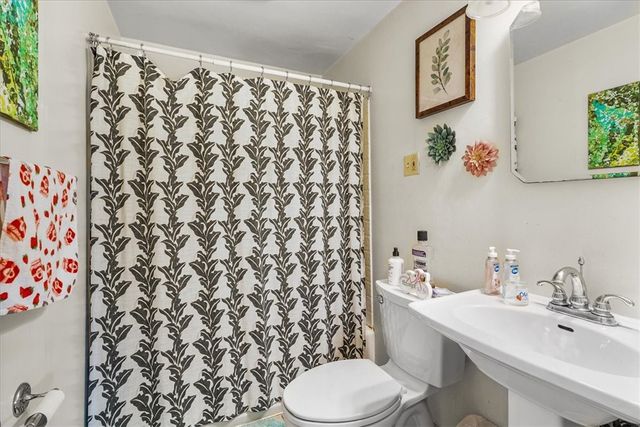 132 Homer Pl, Shaler, PA 15223