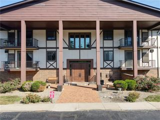 4849 Grace Road 121, North Olmsted, OH 44070