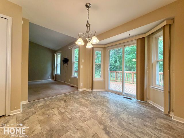 843 Yorick Path, Wixom, MI 48393