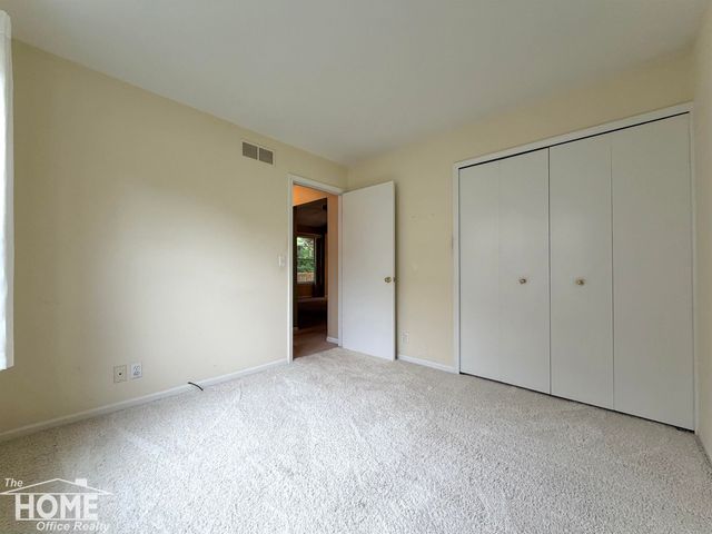 843 Yorick Path, Wixom, MI 48393