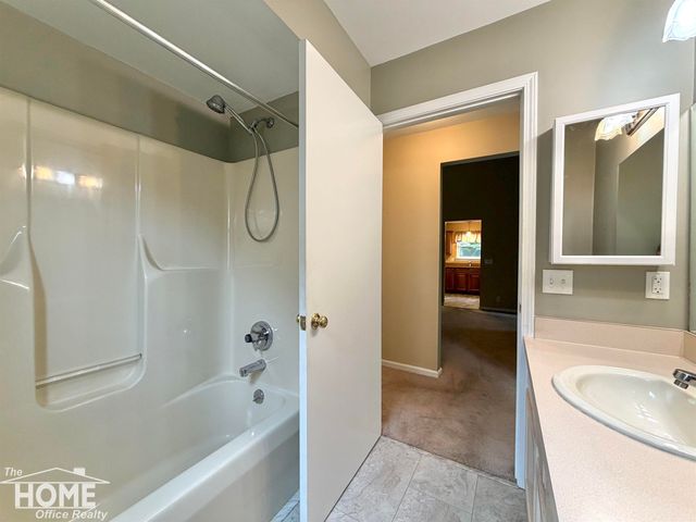 843 Yorick Path, Wixom, MI 48393