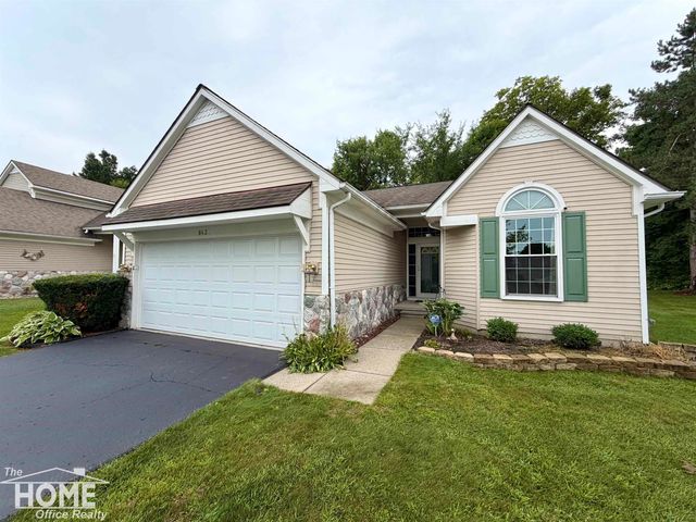 843 Yorick Path, Wixom, MI 48393
