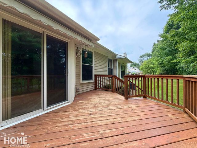 843 Yorick Path, Wixom, MI 48393