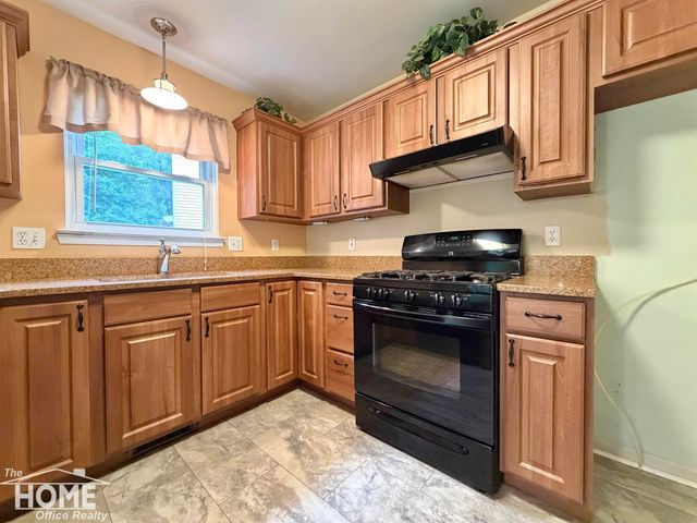 843 Yorick Path, Wixom, MI 48393