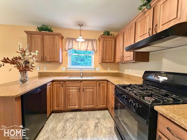 843 Yorick Path, Wixom, MI 48393