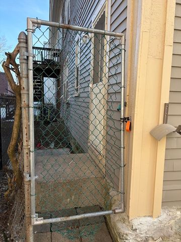 36 Cork St 36, Lowell, MA 02722