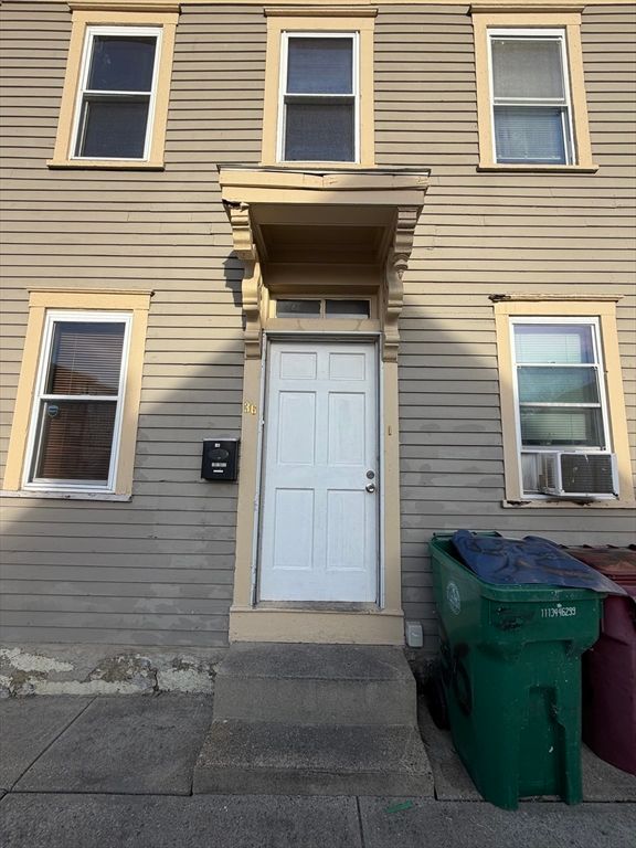 36 Cork St 36, Lowell, MA 02722
