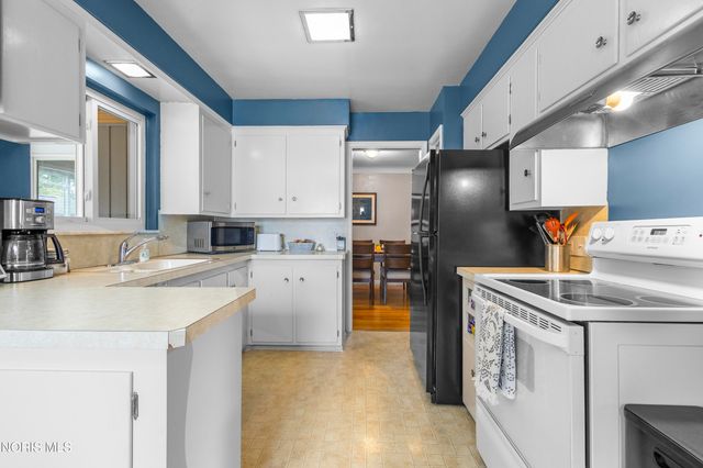 2742 Strauss Avenue, Toledo, OH 43606