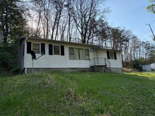 119 RADIO STATION LN, Berkeley Springs, WV 25411