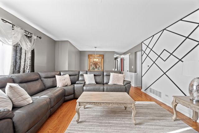 12755 S Elizabeth Drive, Plainfield, IL 60585