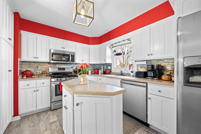 12755 S Elizabeth Drive, Plainfield, IL 60585