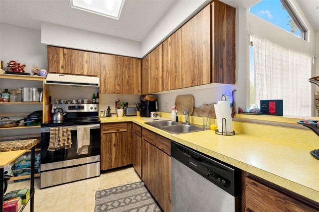 2200 BAHIA VISTA STREET B8, Sarasota, FL 34239