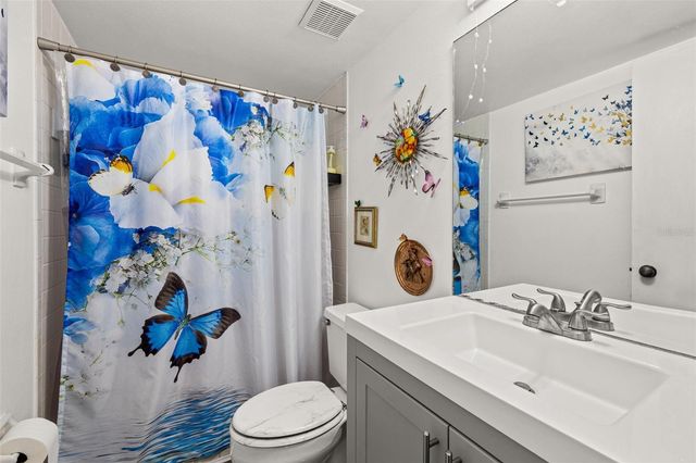 2200 BAHIA VISTA STREET B8, Sarasota, FL 34239