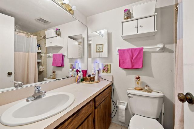 2200 BAHIA VISTA STREET B8, Sarasota, FL 34239