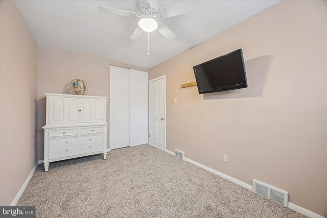 213 HOFFMAN RD, Ridley Park, PA 19078