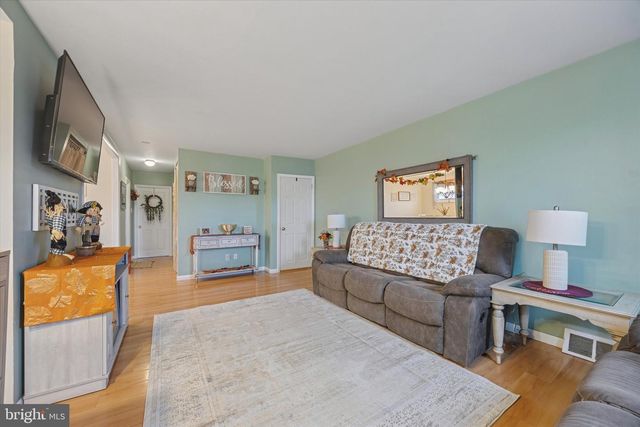 213 HOFFMAN RD, Ridley Park, PA 19078