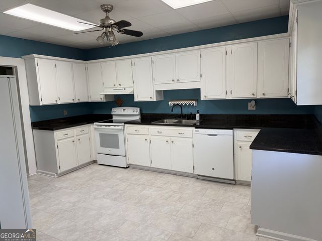 151 S Tusten Street, Elberton, GA 30635