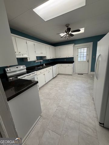 151 S Tusten Street, Elberton, GA 30635