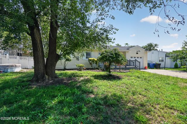 877 Egret Drive, Toms River, NJ 08753