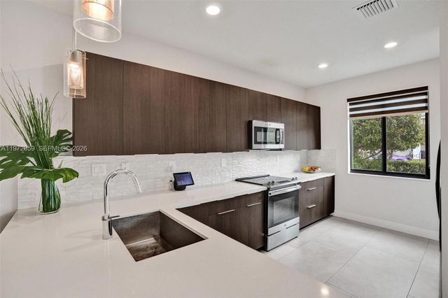 4771 NW 84th Ave, Doral, FL 33166