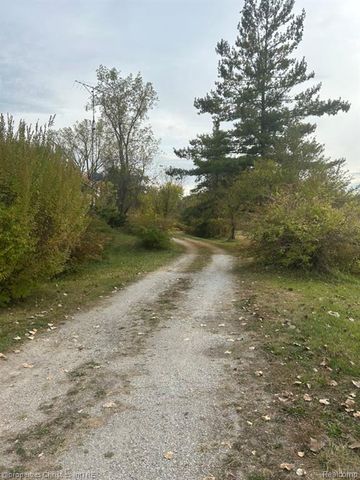 3369 Dove Road, Port Huron, MI 48060