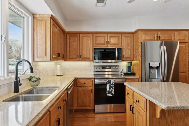 317 W 4th Street, Waconia, MN 55387