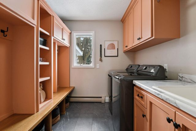 317 W 4th Street, Waconia, MN 55387