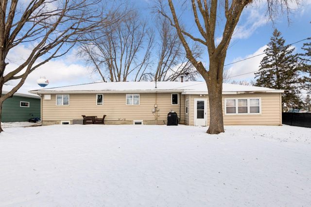 317 W 4th Street, Waconia, MN 55387