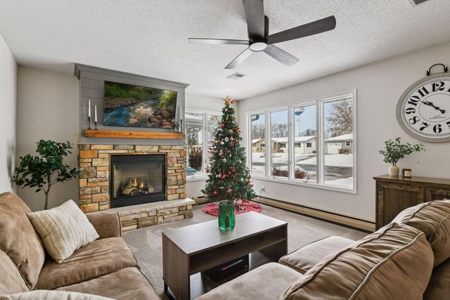 317 W 4th Street, Waconia, MN 55387