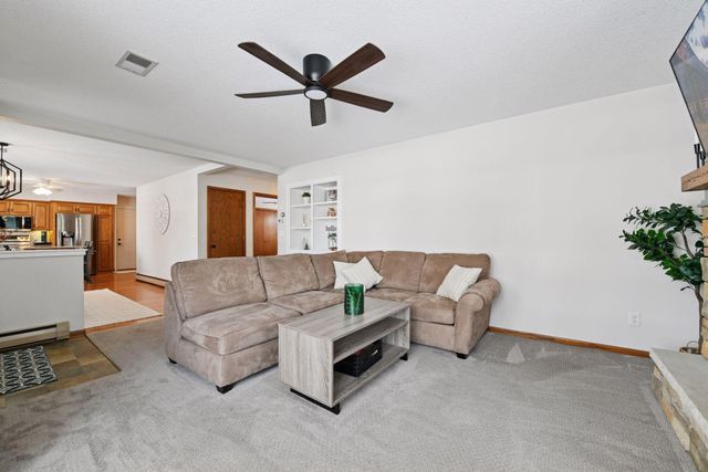 317 W 4th Street, Waconia, MN 55387