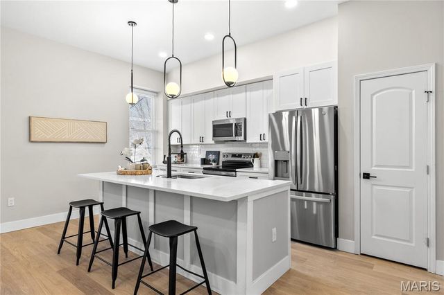 3633 Nebraska Avenue, St Louis, MO 63118