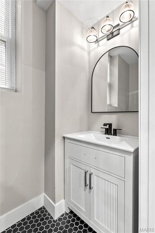 3633 Nebraska Avenue, St Louis, MO 63118