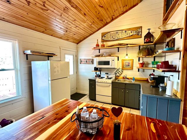 144 Hollie Lane, Mountain View, AR 72556