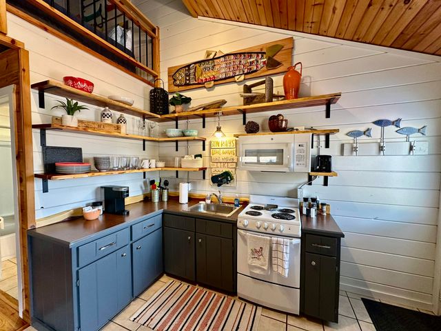 144 Hollie Lane, Mountain View, AR 72556