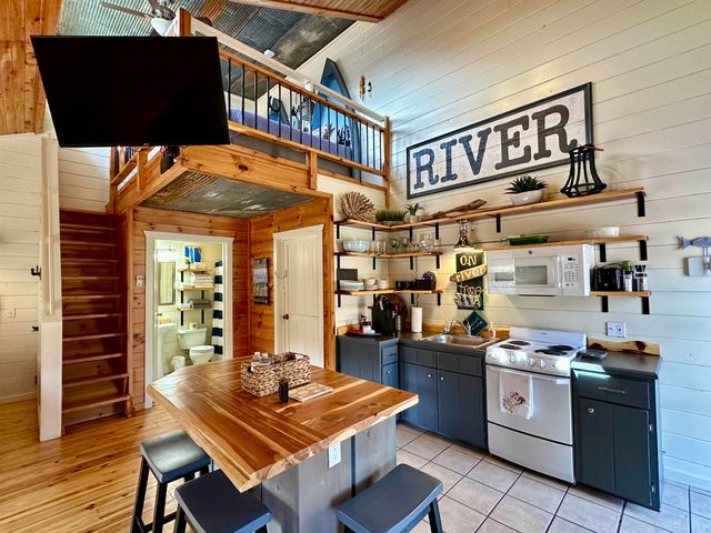 144 Hollie Lane, Mountain View, AR 72556