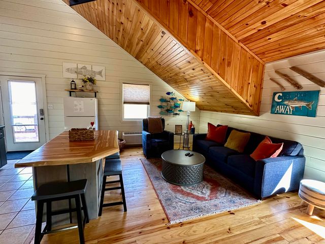 144 Hollie Lane, Mountain View, AR 72556