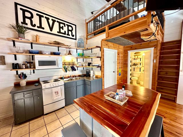 144 Hollie Lane, Mountain View, AR 72556